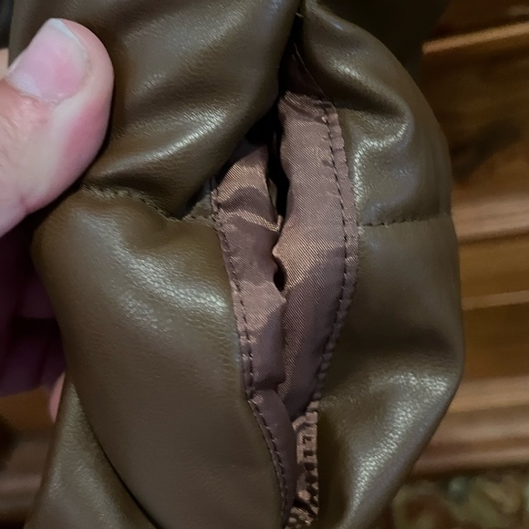 Salty PU Cropped Puffy Vest - NWOT - Picture 6 of 9